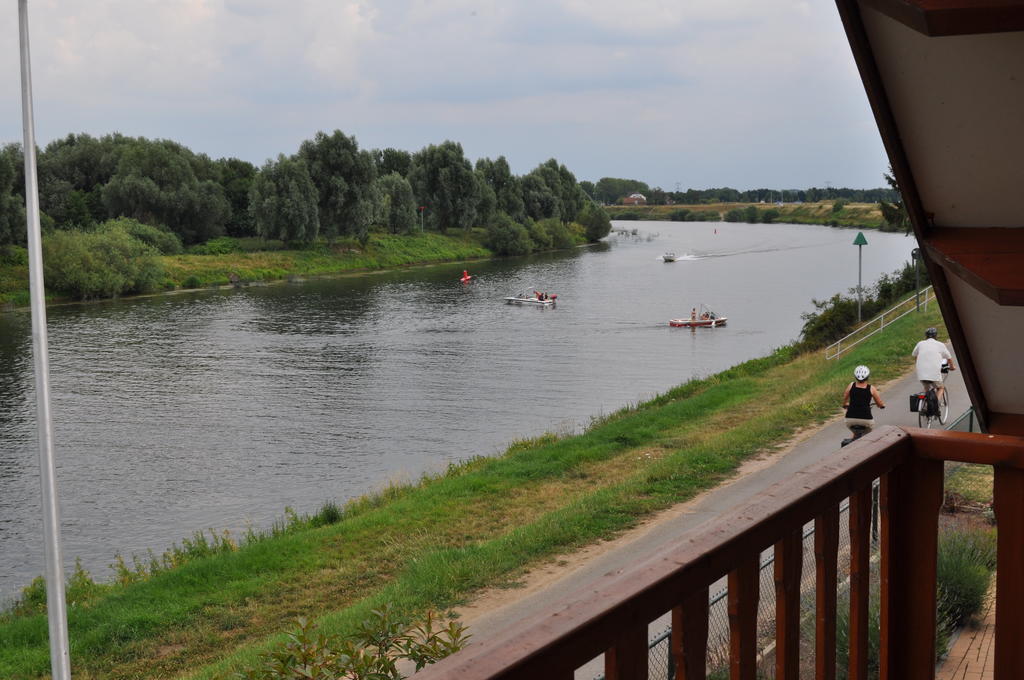 Thuiskomen, Genieten Aan Het Water Maaseik Room photo