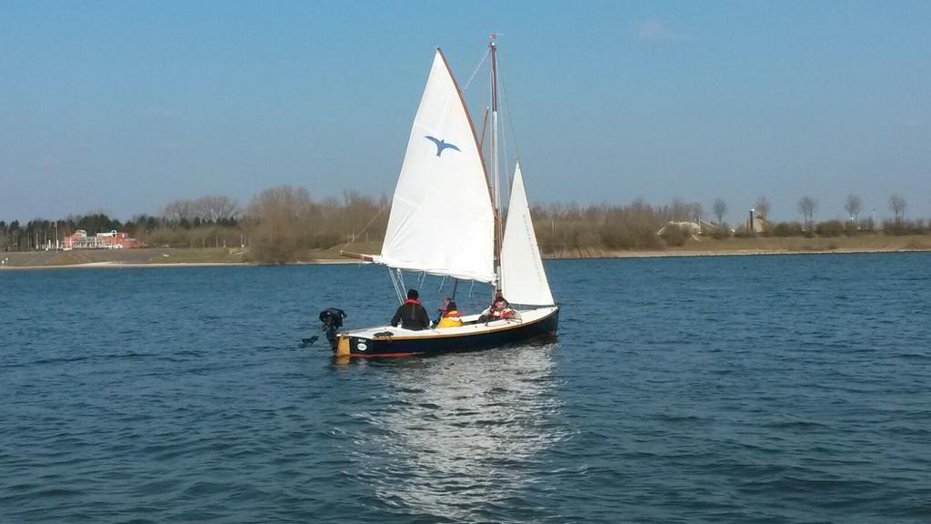Thuiskomen, Genieten Aan Het Water Maaseik Exterior photo